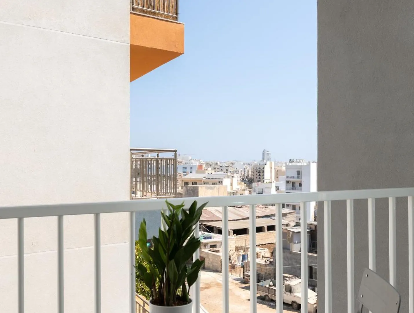 Modern 2Br Apartment With Outside Furniture - Close To Sliema, Saint Julians & Valletta Msida Malta